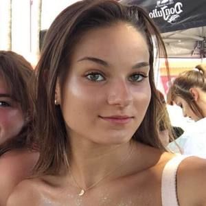 Meet your Posher, Zoë